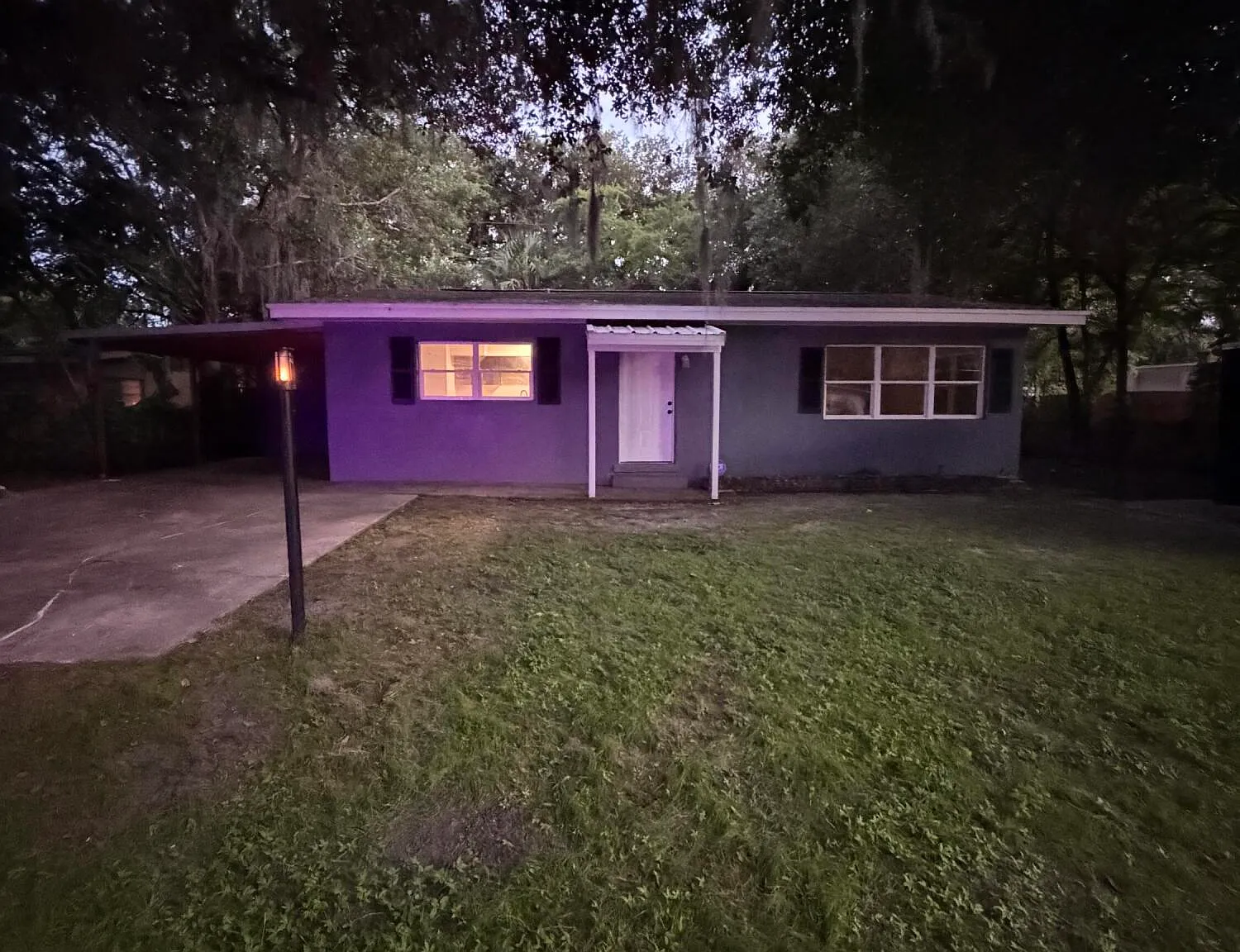 3 bed, 2.0 bath, 1140 sqft, $2,000 — Photo 2