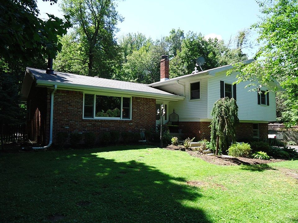 1st image of 1445 E 111th St