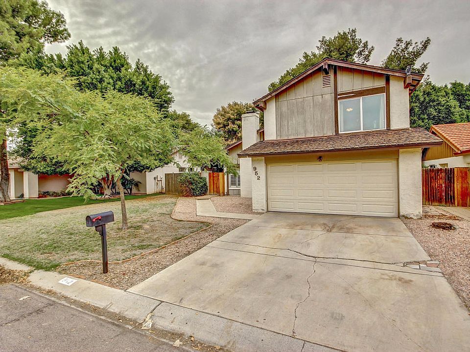 1st image of 952 E Driftwood Dr