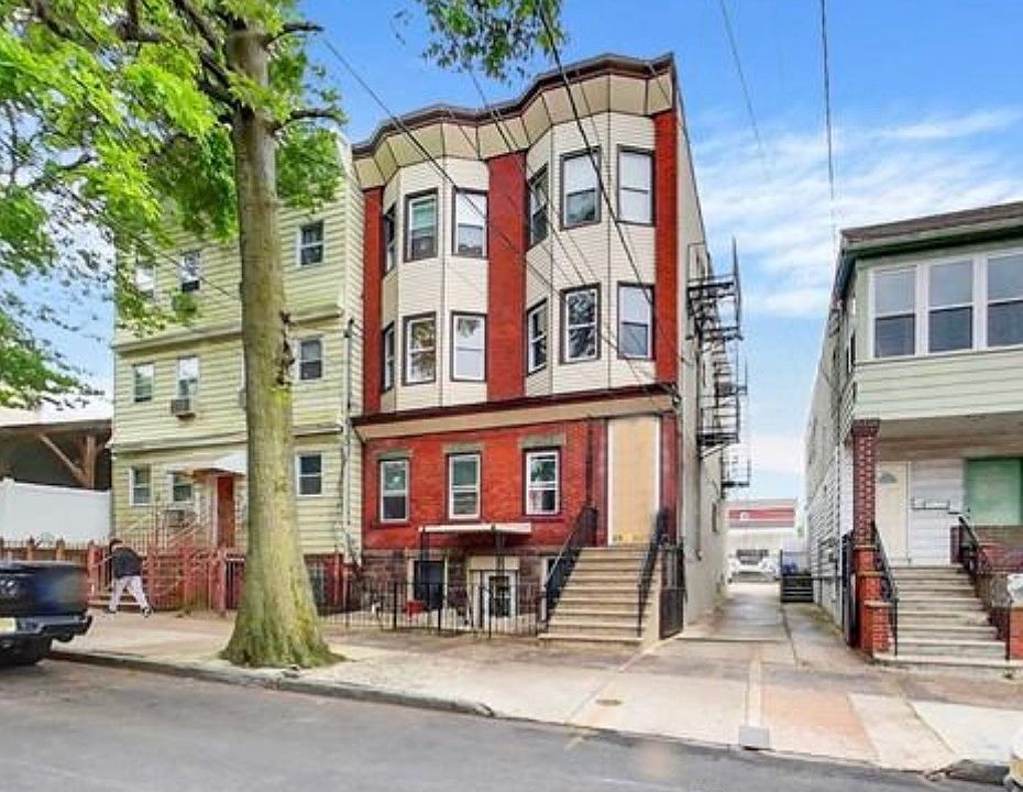 1st image of 54 Davenport Ave APT 1