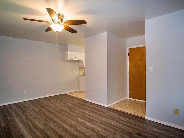 Broadway Apartments in Rose District — Photo 2