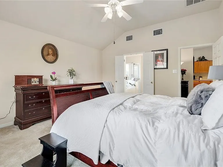 107 N Pauley Dr — Photo 7