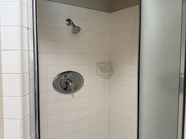 325 E Amerige Ave #A — Photo 34