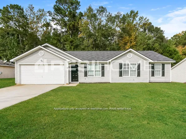 8 Chelsea Ln, Grantville, GA 30220