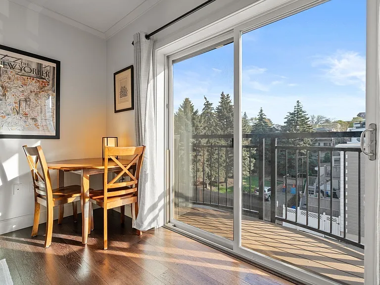 320 Maverick St #303 — Photo 4