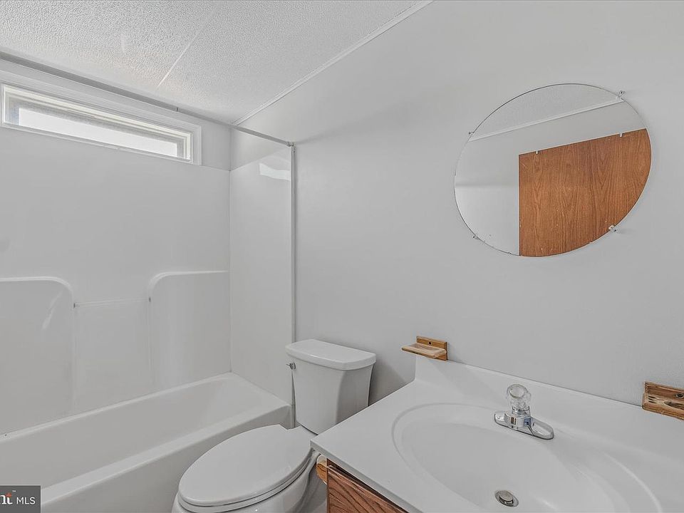 22nd image of 1420 Eppinger Rd