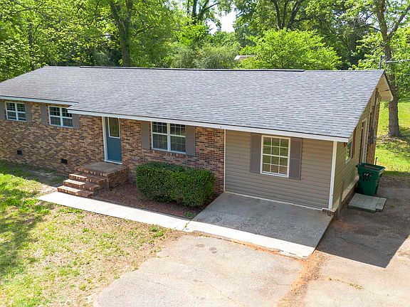 3rd image of 837 Beverly Rd