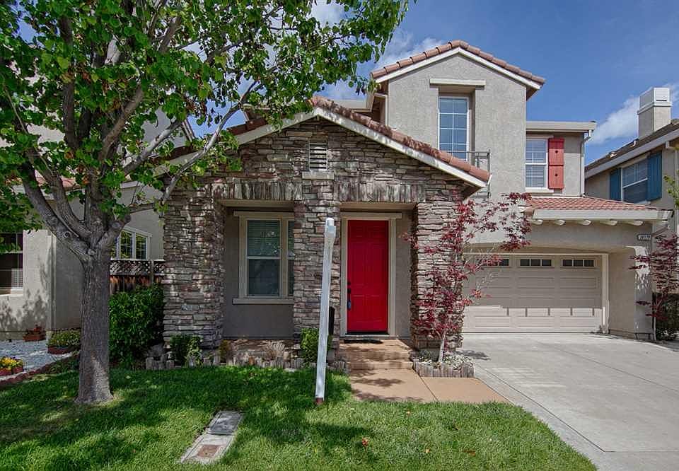1st image of 34179 Valle Dr