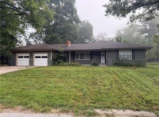 7020 Verde Dr, Kansas City, KS 66109