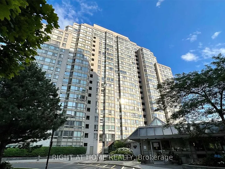 3233 Eglinton Ave E #1406 — Photo 2