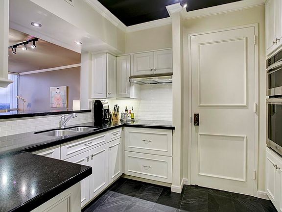 5th image of 5001 Woodway Dr Unit 1505