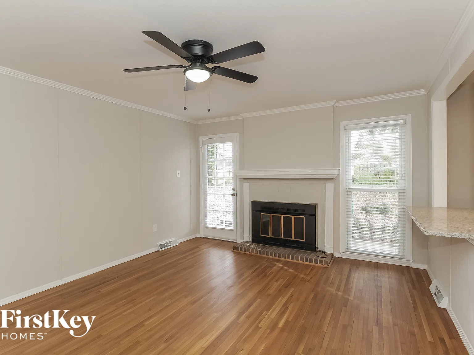 3 bed, 2.0 bath, 1651 sqft, $2,345 — Photo 4