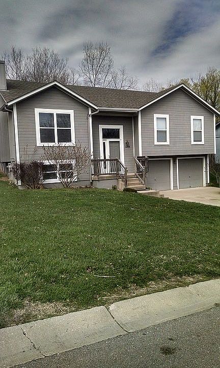 1st image of 1204 SW Graystone Dr