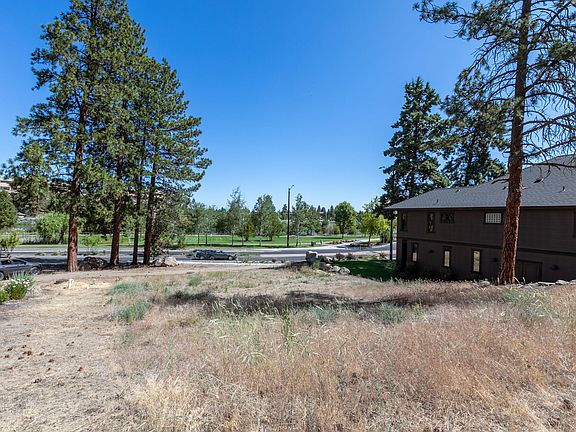 5th image of 19869 Alderwood Cir