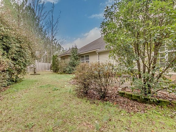3rd image of 4043 Macon Cir