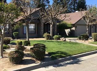 9467 N Ashurst Dr, Fresno, CA 93720