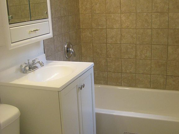 4th image of 2202 W Foster Ave #1E