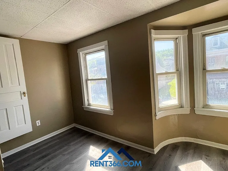 929 Center St #2 — Photo 11