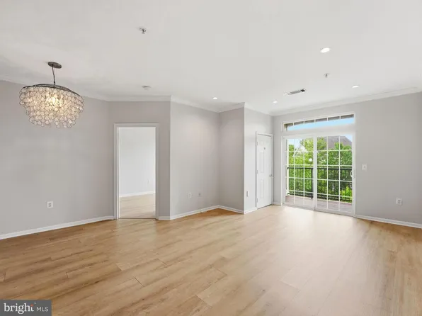 2301 25th St S #4-301, Arlington, VA 22206