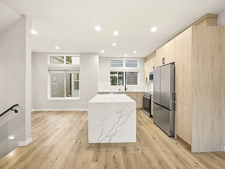 8839 Stone Ave N — Photo 12