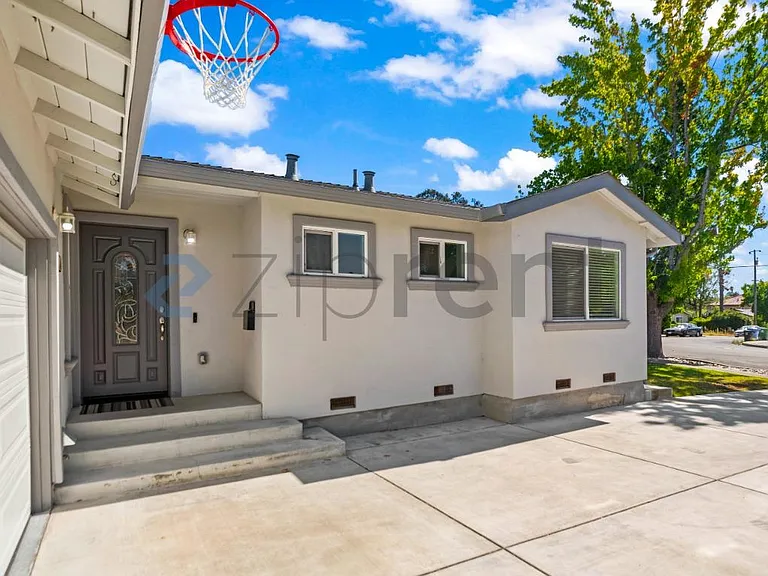 42386 Barbary St — Photo 3