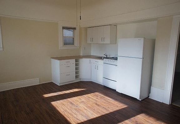 3rd image of 1117 U St APT E
