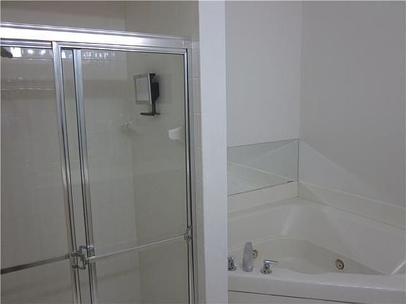 2nd image of 407 E Coral Trace Cir