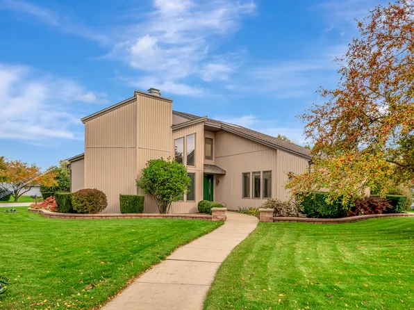 1560 Southhampton Dr, Bourbonnais, IL 60914