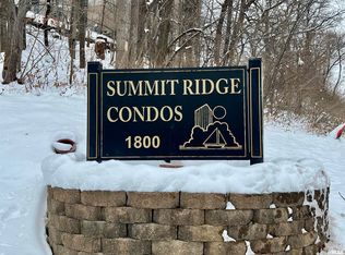 1800 7th St APT 10D, East Moline, IL 61244