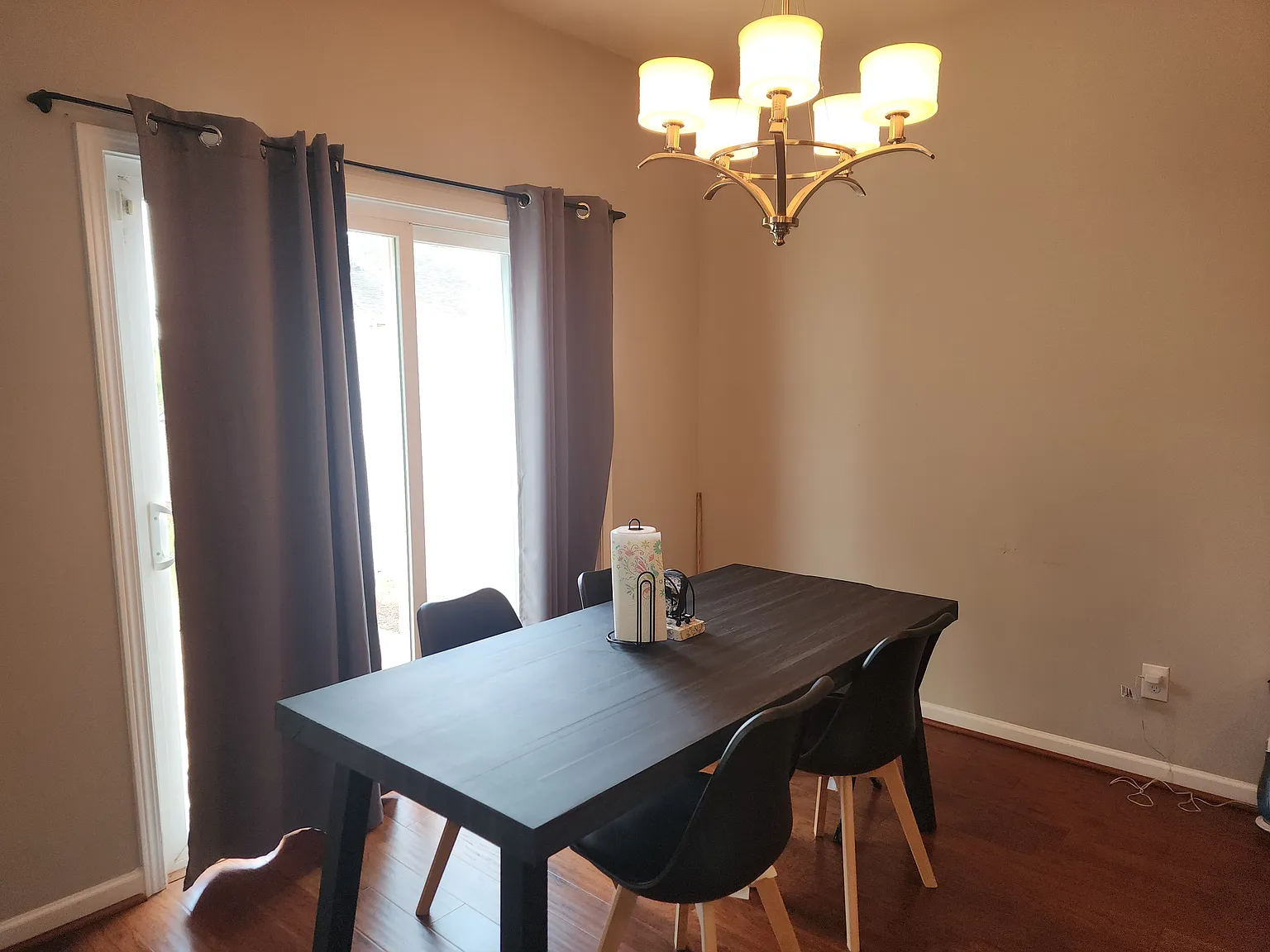3 bed, 2.5 bath, 1896 sqft, $2,600 — Photo 4