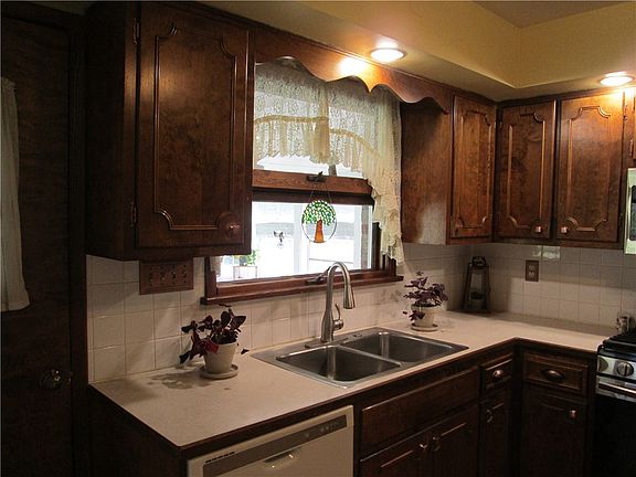 5th image of 4717 Ellwood Rd