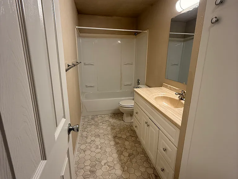 3909 Mason Loop Rd #1 — Photo 2
