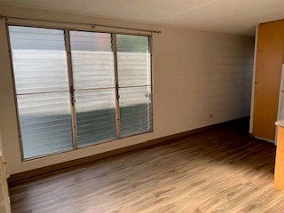 3rd image of 1669 Kewalo St #10