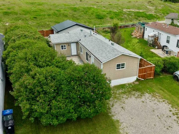 517 S 5th St NW, Sundre, AB T0M 1X0
