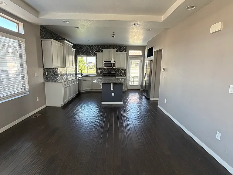 4456 Elegant St — Photo 2