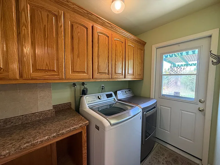 735 Patterson Rd — Photo 19