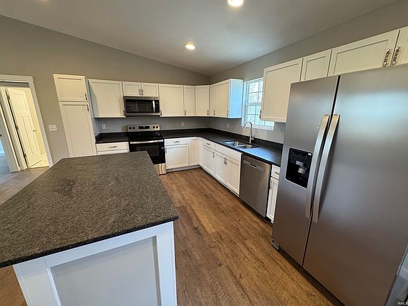 5th image of 436 Trinton Cir