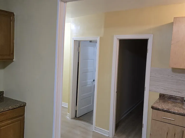 14 Niagara St #1 — Photo 8