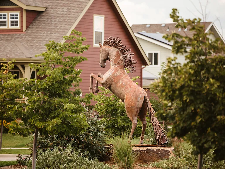 Bucking Horse Apartments — Photo 31