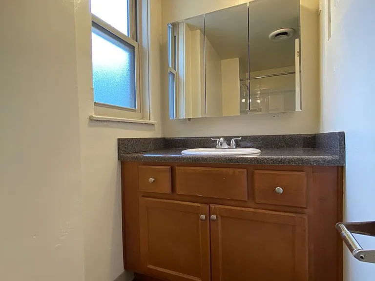2225 Murray Ave — Photo 12