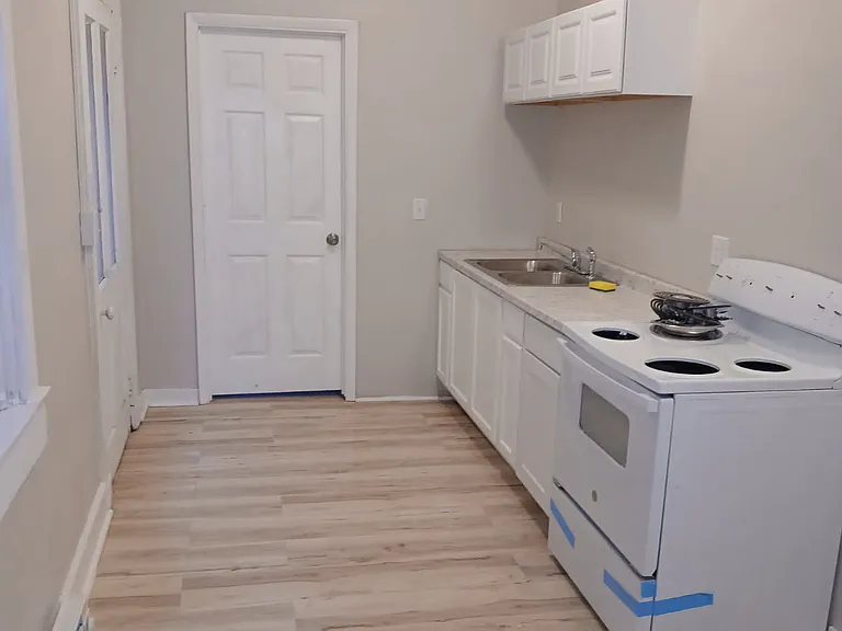 329 Keturah St #F1 — Photo 2