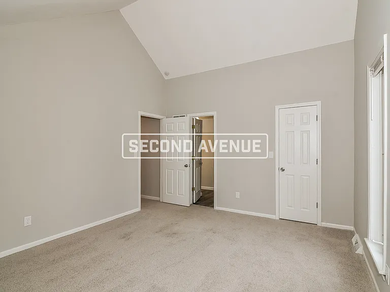 1804 NE Gatewood Dr — Photo 7