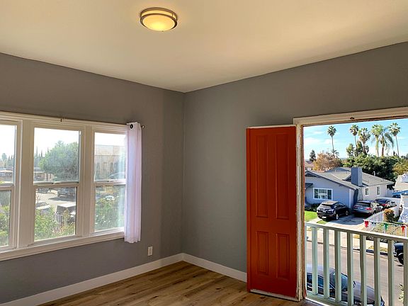 2nd image of 3978 La Salle Ave #1/4