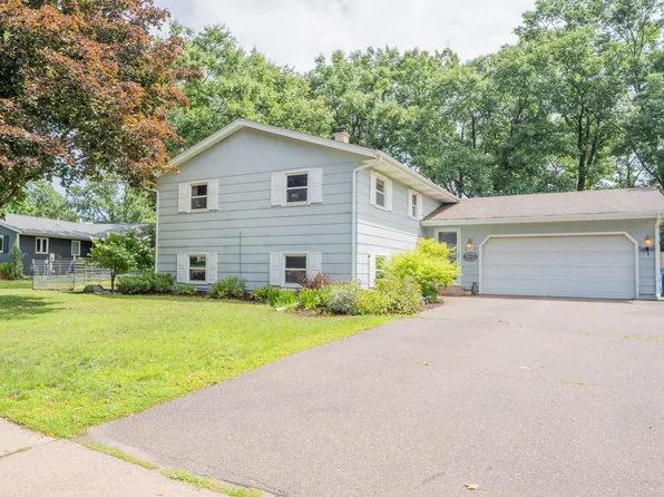 3053 Hartwood Dr, Eau Claire, WI 54703