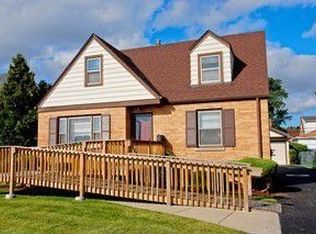 7836 N Waukegan Rd, Niles, IL 60714