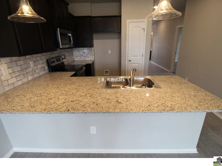 227 Green Valley Dr — Photo 8