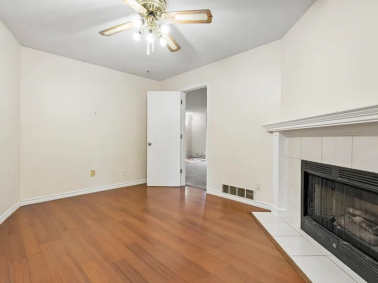 9335 152a St — Photo 10
