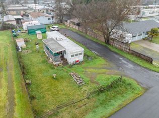 1700 Medart Ln, Grants Pass, OR 97527