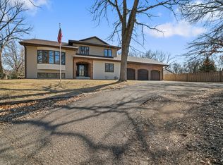 2560 Dianne St, North Saint Paul, MN 55109