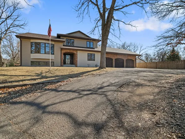2560 Dianne St, North Saint Paul, MN 55109